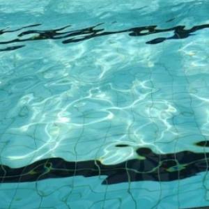 大寧マルチメディア水泳センター