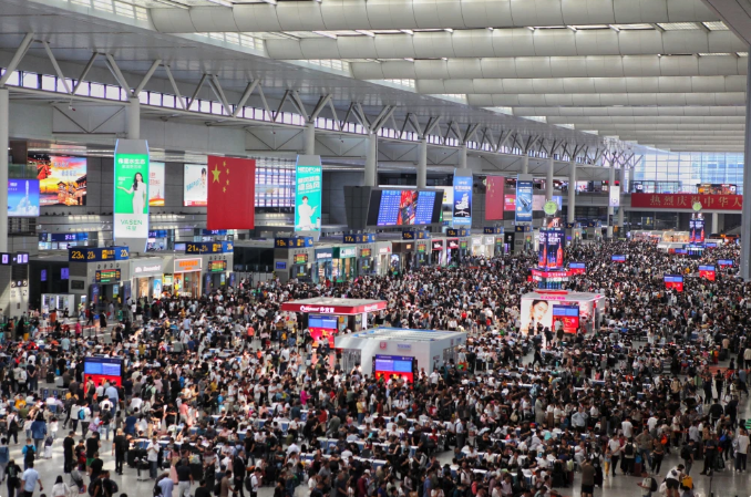上海の鉄道駅は、ピーク時の乗客の流れに先駆け、今日上海駅、上海虹橋駅の待合室は24時間営業になります